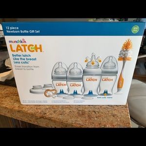 Munchkin 12pc LATCH newborn bottle set